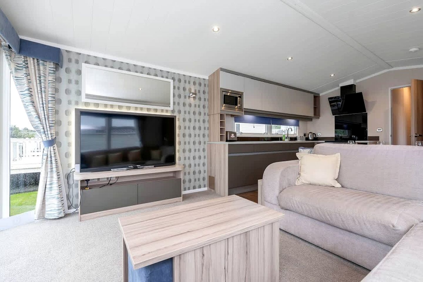 Premium Lodge Retreat with Pool, Golf, Beach Access & Family-Friendly Amenities in Scotland, United Kingdom