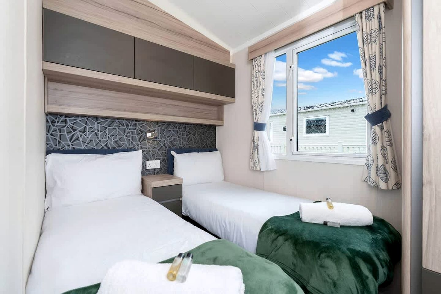 Premium Lodge Retreat with Pool, Golf, Beach Access & Family-Friendly Amenities in Scotland, United Kingdom