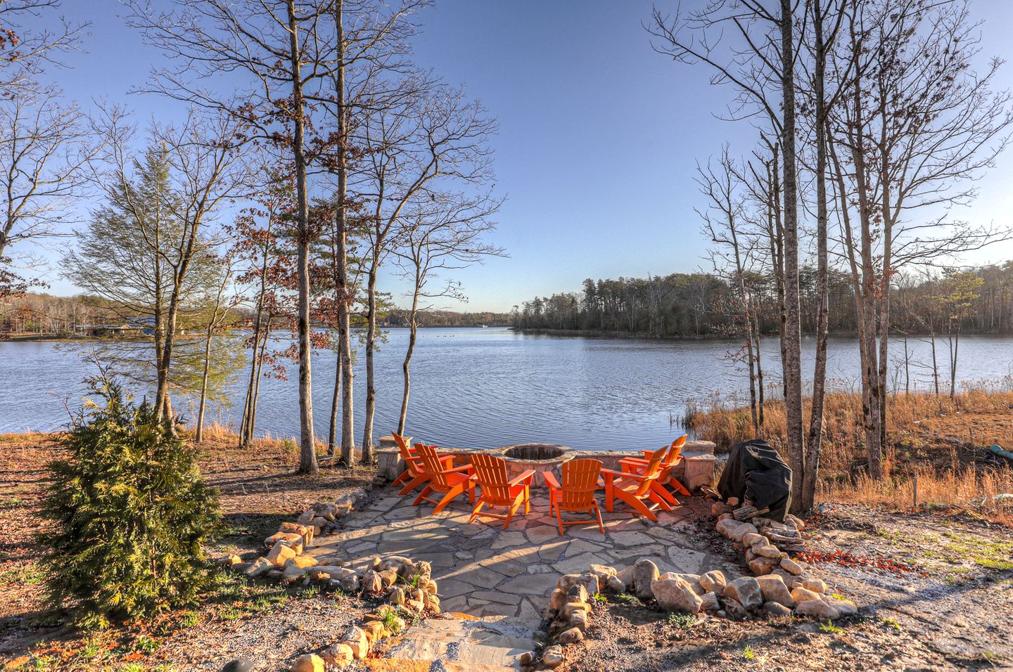 Beautiful Lakefront Cottage with Fire Pit in Tracy City, Tennessee