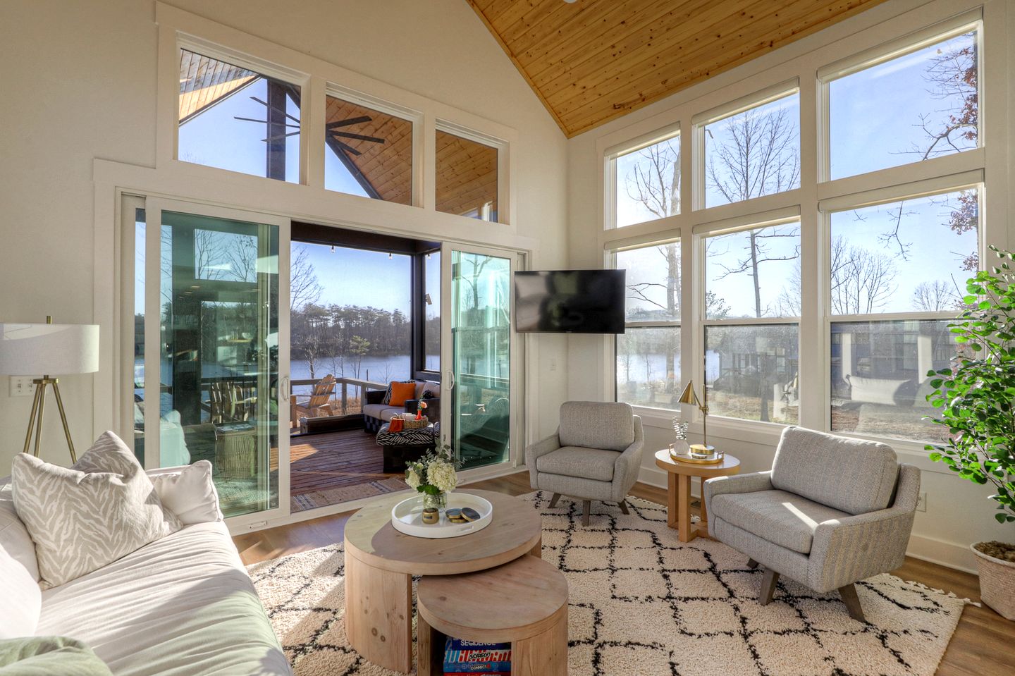 Beautiful Lakefront Cottage with Fire Pit in Tracy City, Tennessee