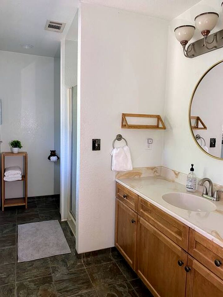 Mountain Family Cottage Ideal for Outdoor Adventures in Ohio