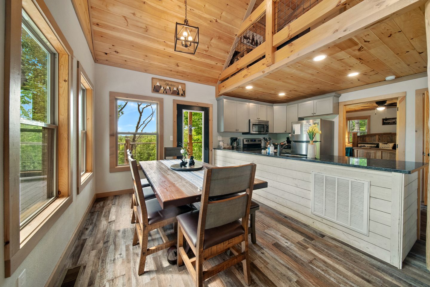 Gorgeous Cabin with Game Room & Hot Tub near Downtown Pigeon Forge, Tennessee