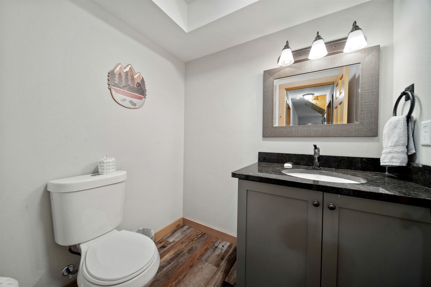 Gorgeous Cabin with Game Room & Hot Tub near Downtown Pigeon Forge, Tennessee