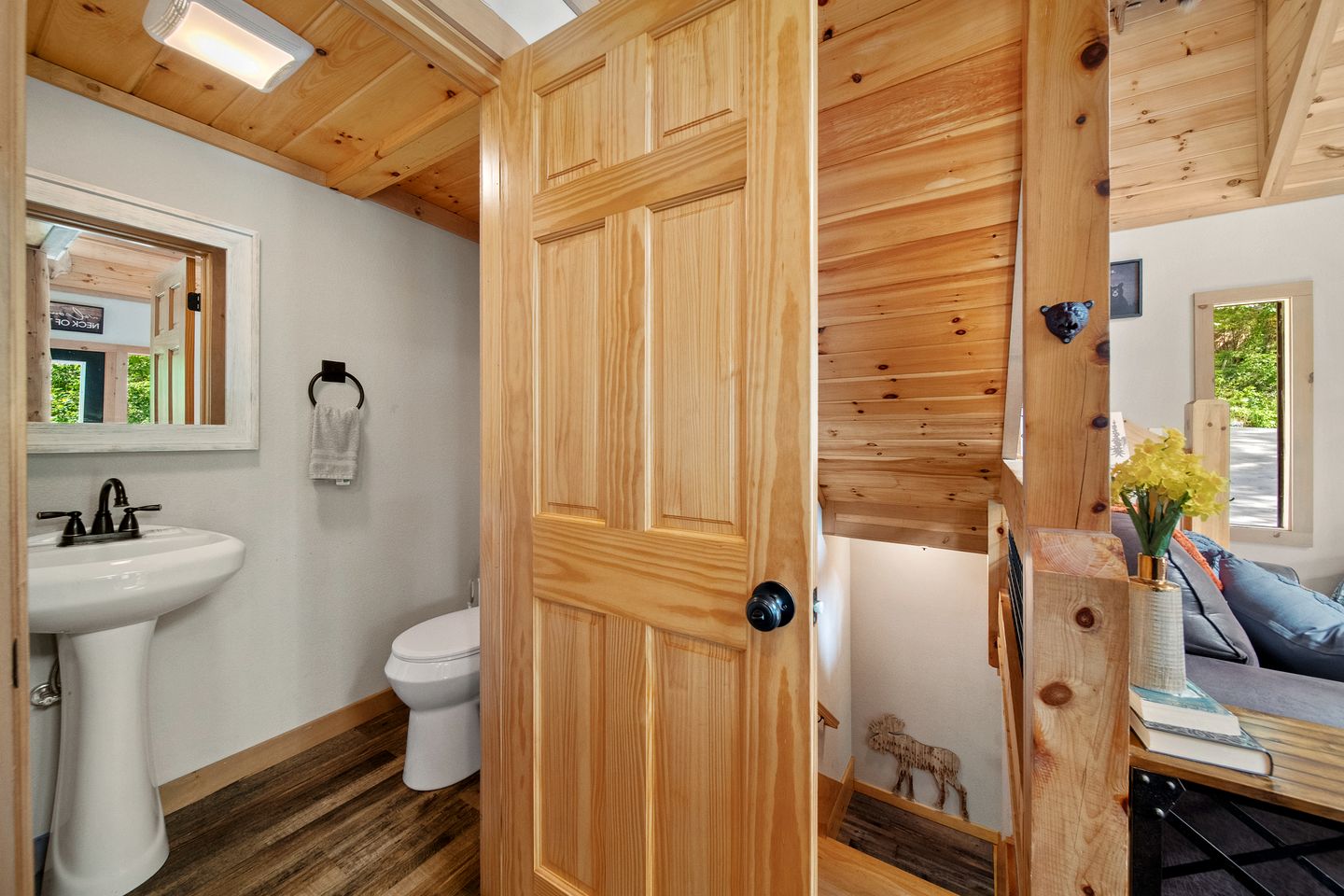 Gorgeous Cabin with Game Room & Hot Tub near Downtown Pigeon Forge, Tennessee