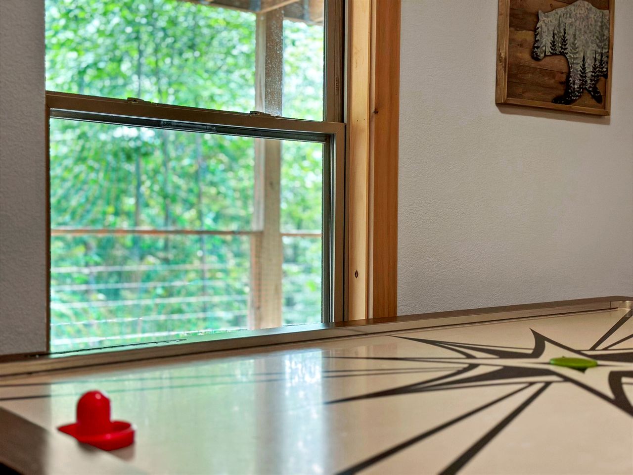 Gorgeous Cabin with Game Room & Hot Tub near Downtown Pigeon Forge, Tennessee