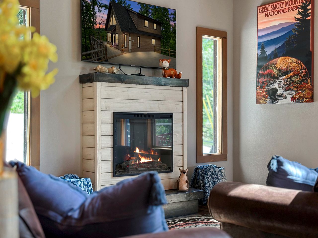 Gorgeous Cabin with Game Room & Hot Tub near Downtown Pigeon Forge, Tennessee