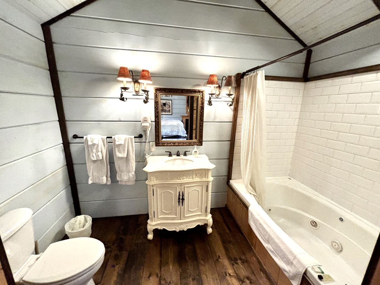Tiny Home Cottage Near the Smokies #7 Tilly, Sevierville, TN