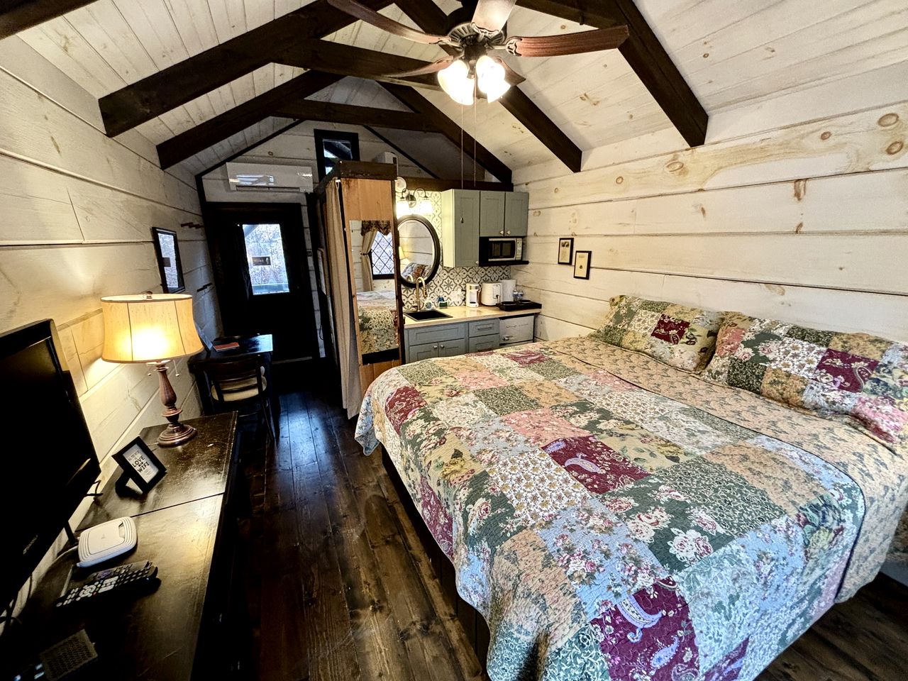 Tiny Home Cottage Near the Smokies