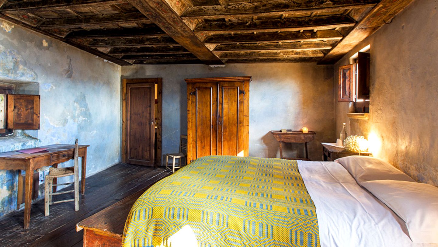 Cozy Suite Rental in Medieval Village in Abruzzo Countryside, Italy