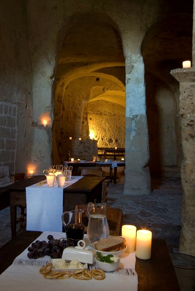 Unique Cave Accommodation with a Luxury Bathroom In Matera, Italy