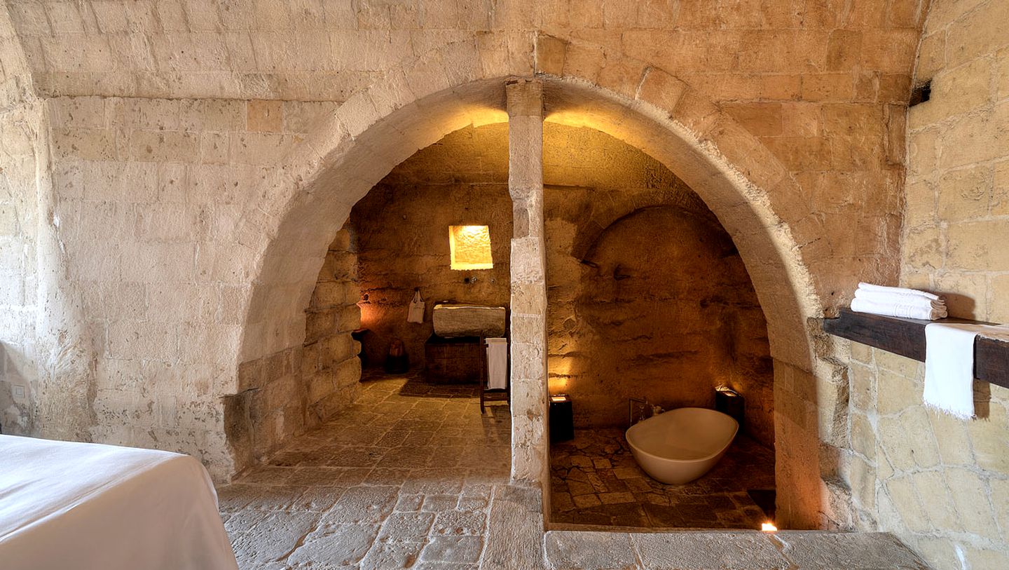 Unique Cave Rental with Deluxe Tub in Medieval Village of Basilicata Region