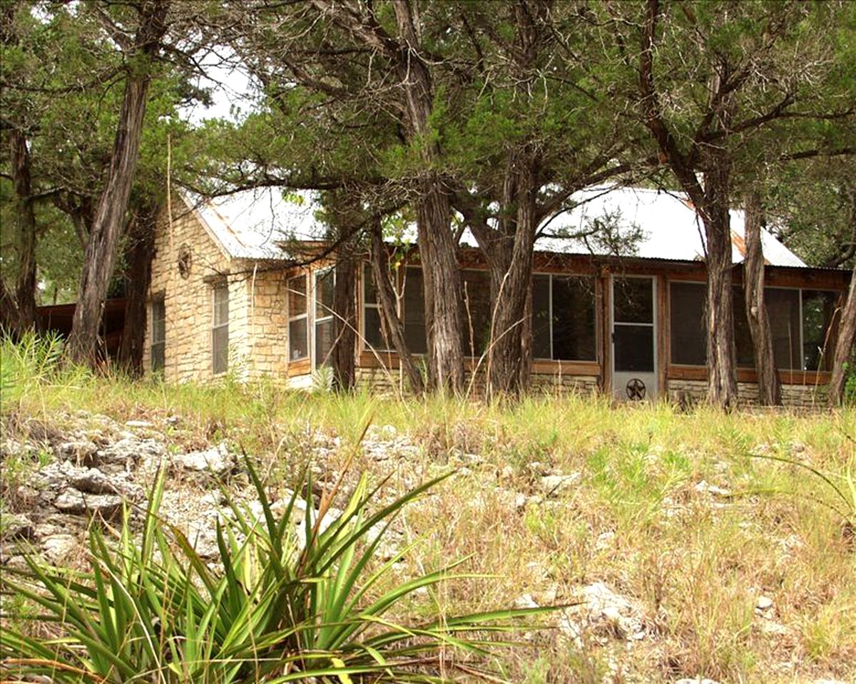 Riverfront Ranch Cottage for a Getaway to the Blanco River in Wimberley, Texas