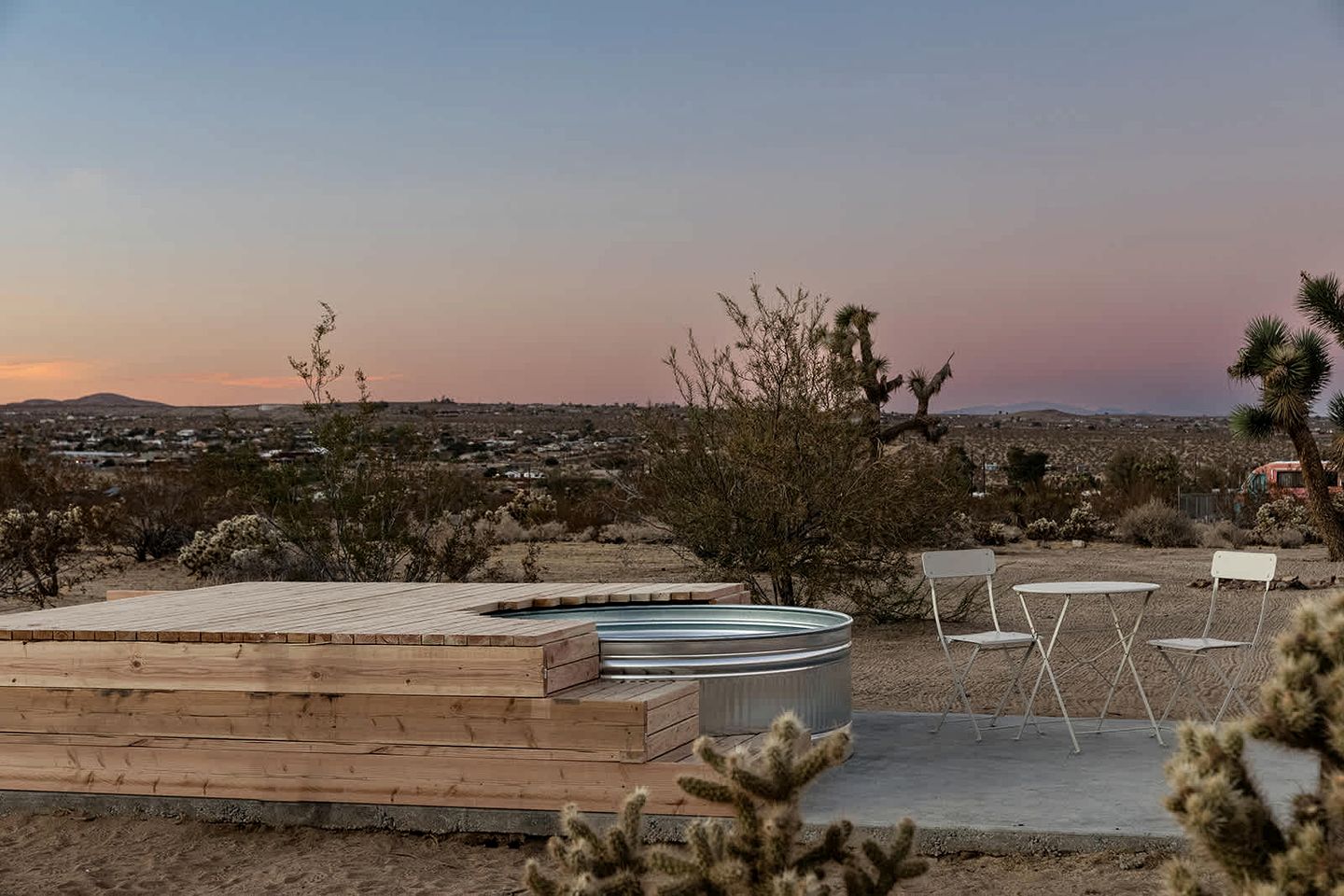 Stunning Vacation Rental with Hot-tub and Fire place in Joshua Tree, California