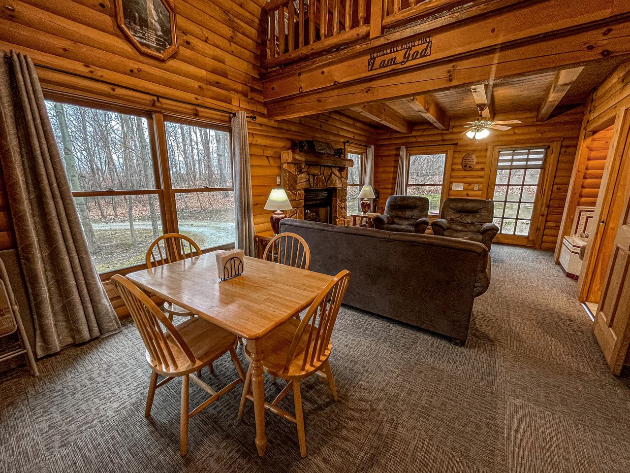 Charming Cabin Ideal for a Romantic Escape in Ohio