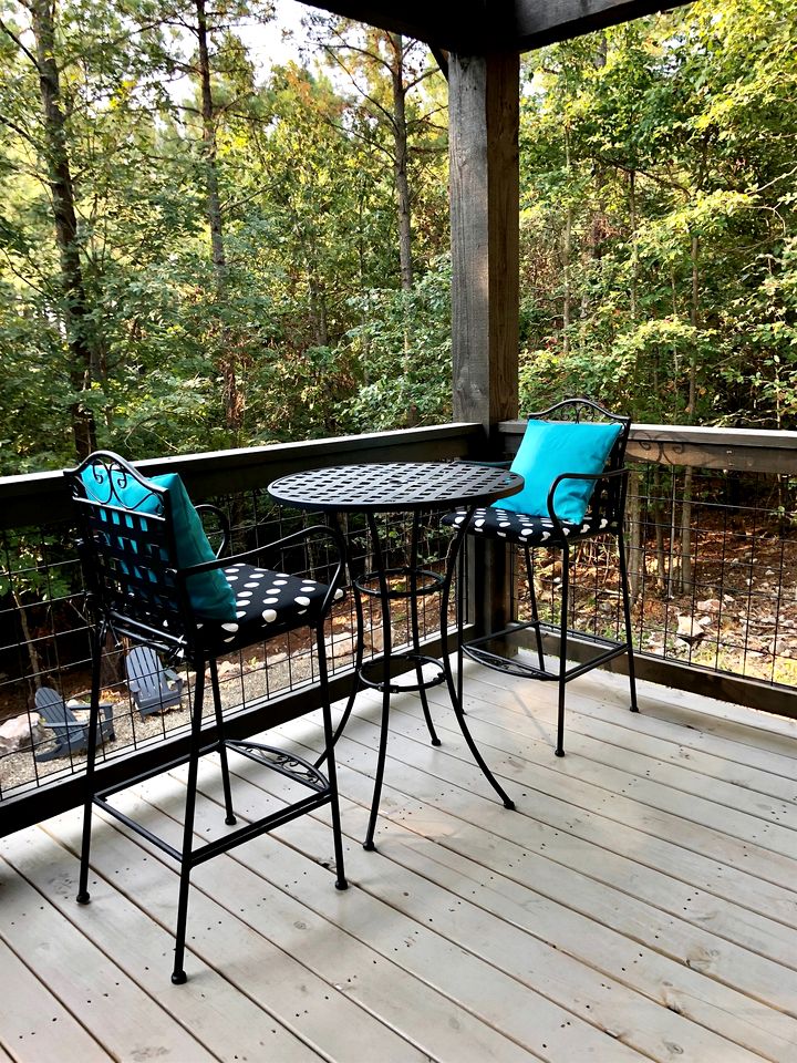 Cozy Pine Retreat Cabin with Luxury Comfort in Broken Bow, Oklahoma