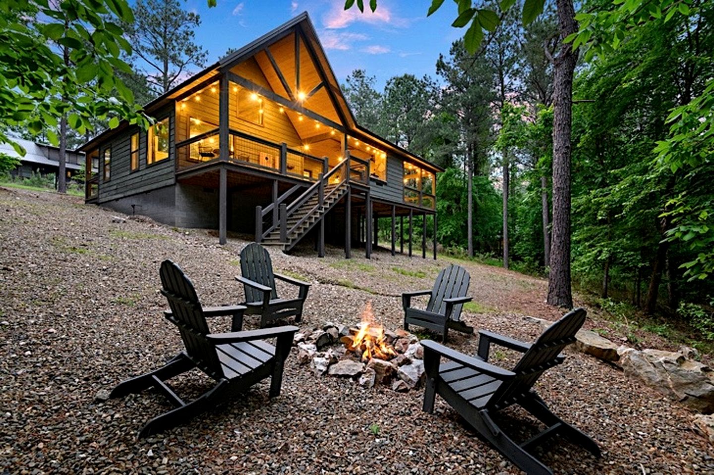 Cozy Pine Retreat Cabin with Luxury Comfort in Broken Bow, Oklahoma