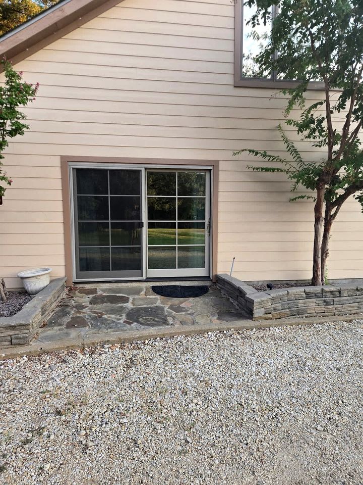 Scenic Waterfront Getaway Retreat with Private Lake Access Near The Cove, Little Elm TX