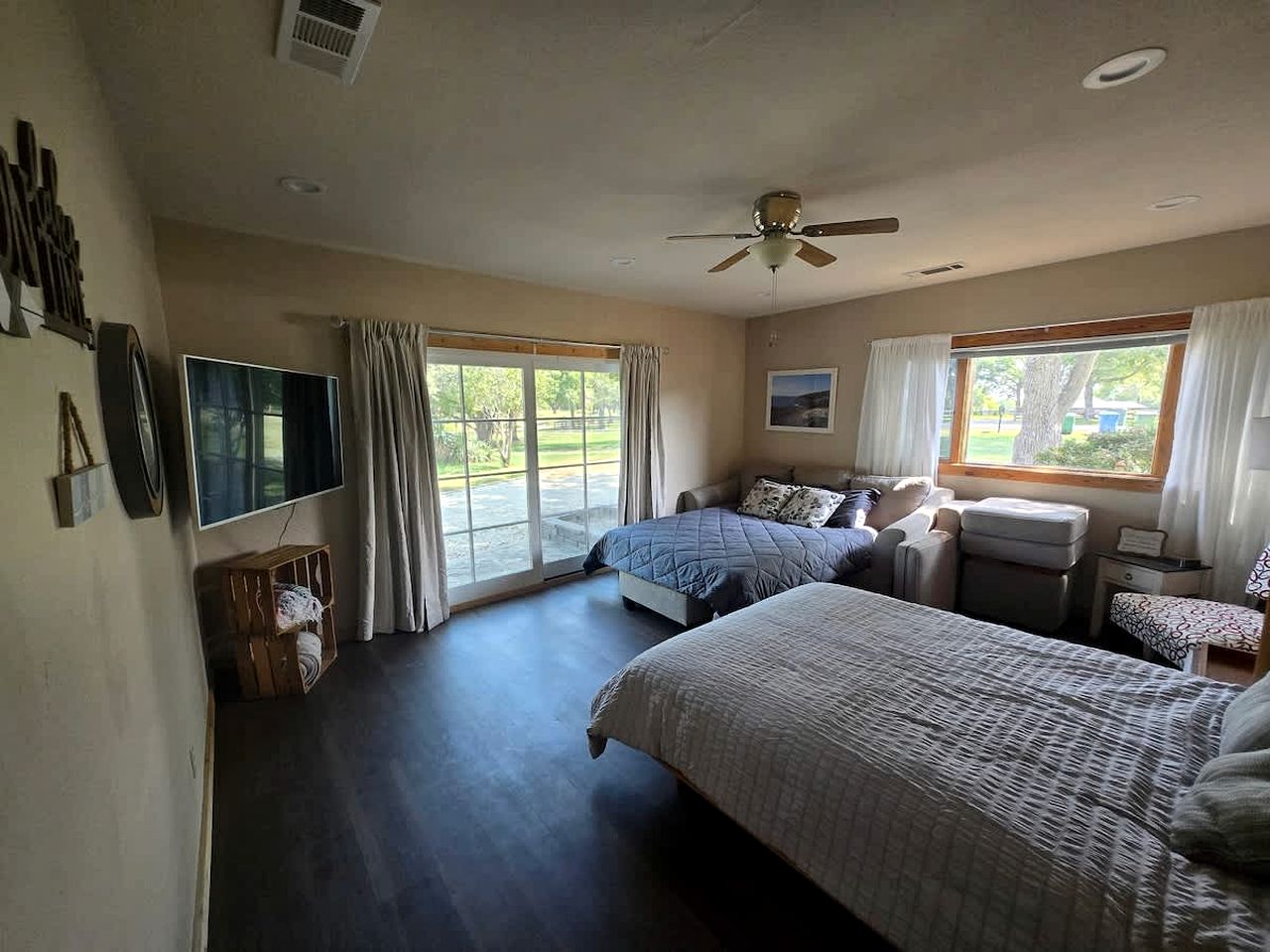 Scenic Waterfront Getaway Retreat with Private Lake Access Near The Cove, Little Elm TX