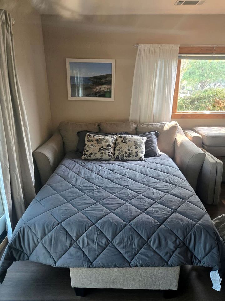 Scenic Waterfront Getaway Retreat with Private Lake Access Near The Cove, Little Elm TX