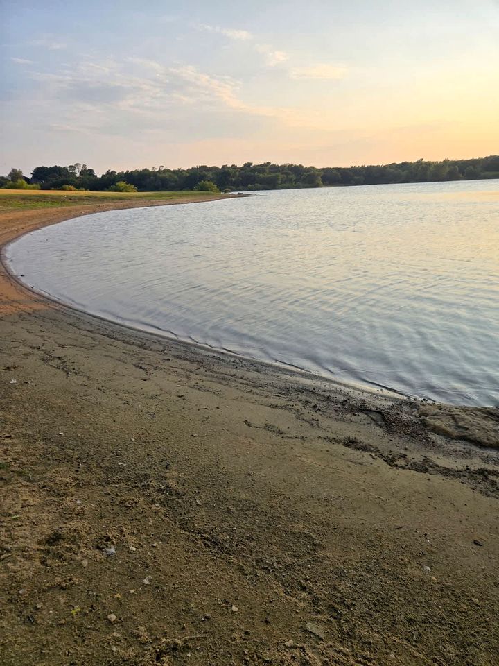 Scenic Waterfront Getaway Retreat with Private Lake Access Near The Cove, Little Elm TX