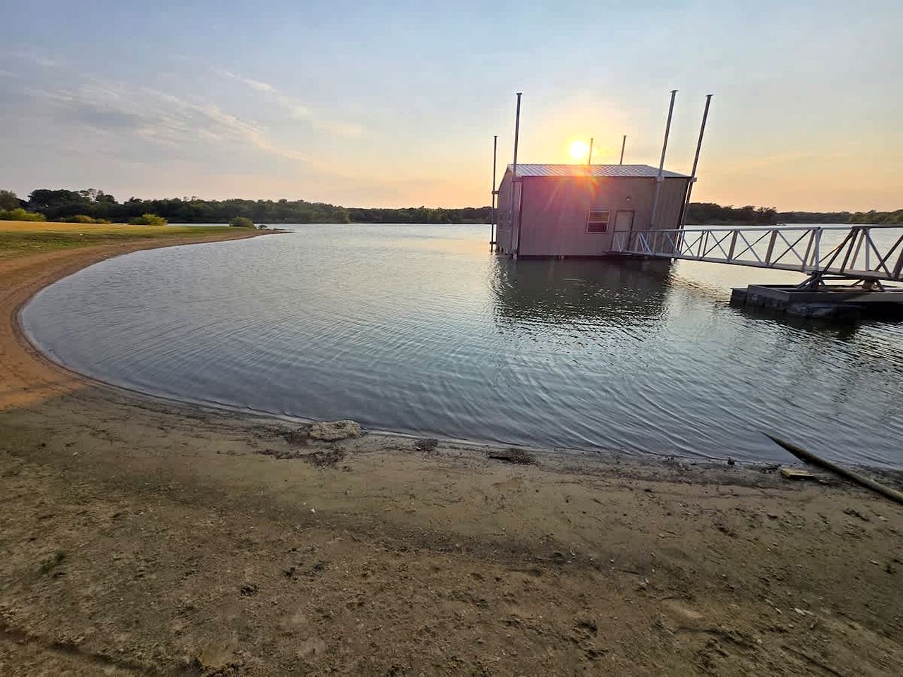 Scenic Waterfront Getaway Retreat with Private Lake Access Near The Cove, Little Elm TX