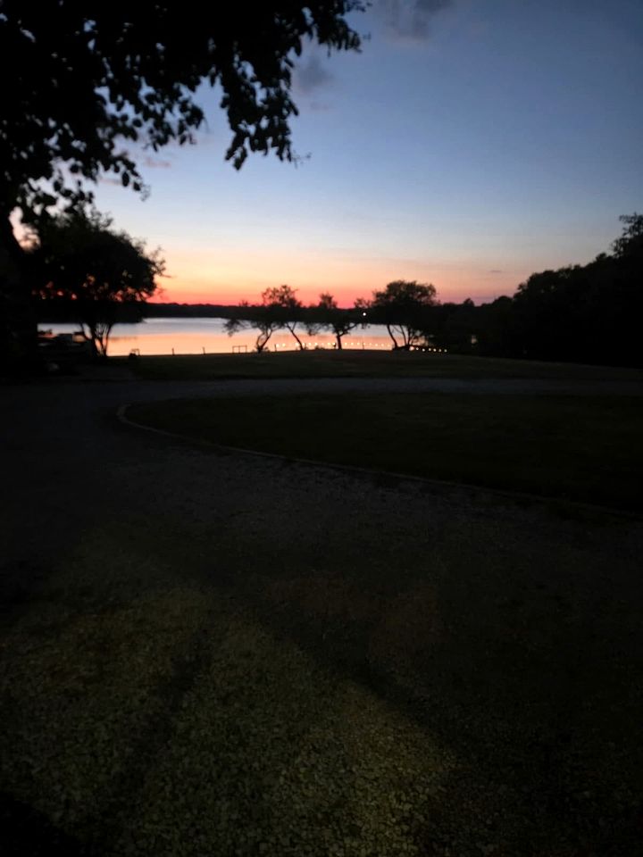Scenic Waterfront Getaway Retreat with Private Lake Access Near The Cove, Little Elm TX
