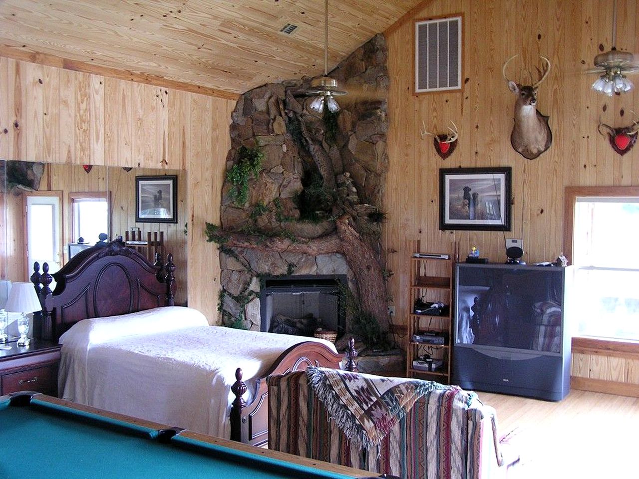 Delightful Vacation Cabin for Unique Getaway near Macon, Georgia