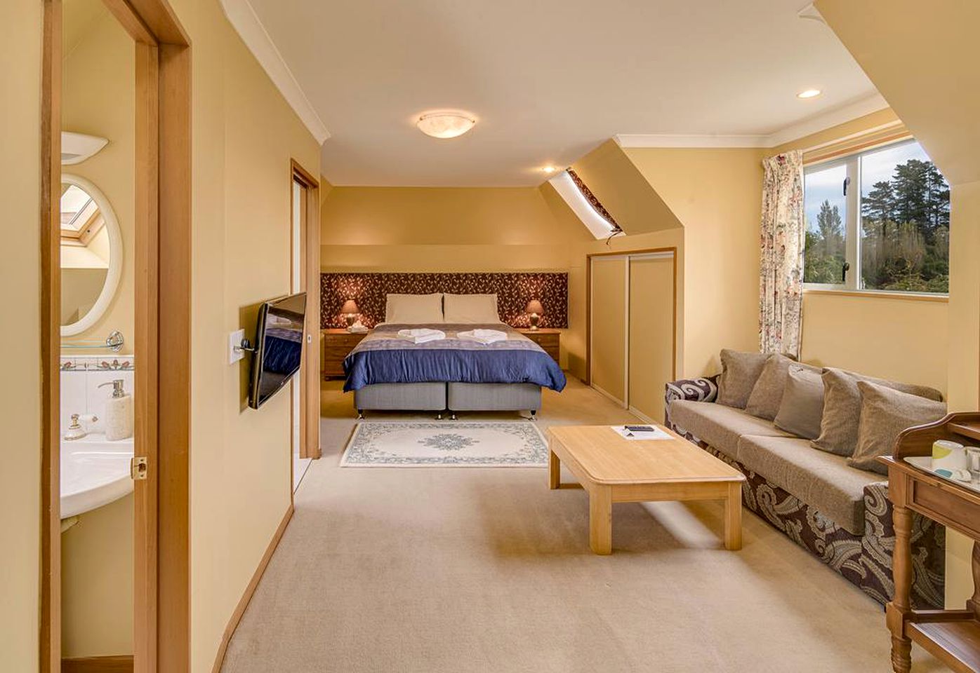 Secluded Bed and Breakfast in Beautiful Christchurch, South Island