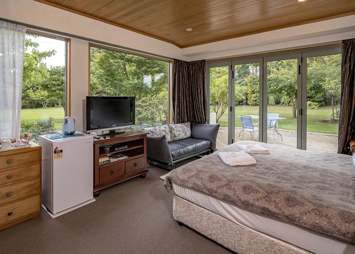 Nature Lodges (Christchurch, South Island, New Zealand)