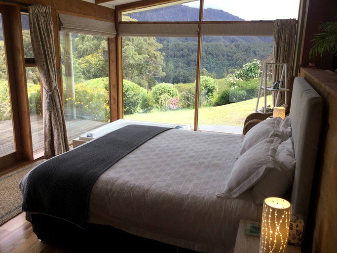 Cabins (Glendevie, Tasmania, Australia)