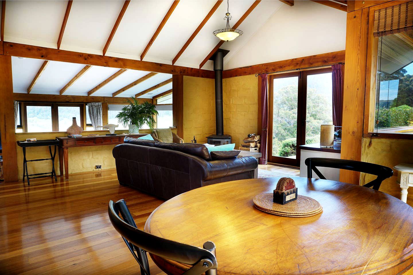 Luxury Huon Valley Accommodation with Sweeping Views for a Romantic Getaway in Tasmania