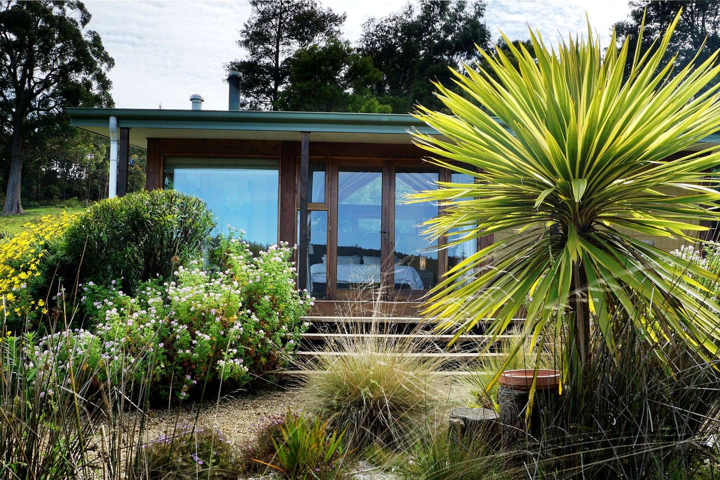 Luxury Huon Valley Accommodation with Sweeping Views for a Romantic Getaway in Tasmania