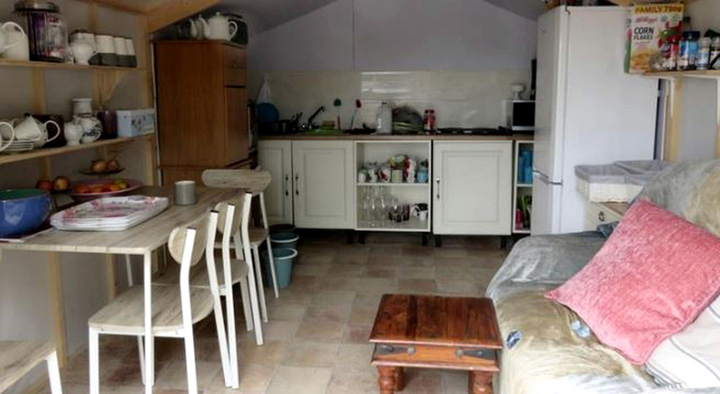 Fabulous Wooden Pod Rentals for a Glamping Getaway near Labasheeda, Ireland