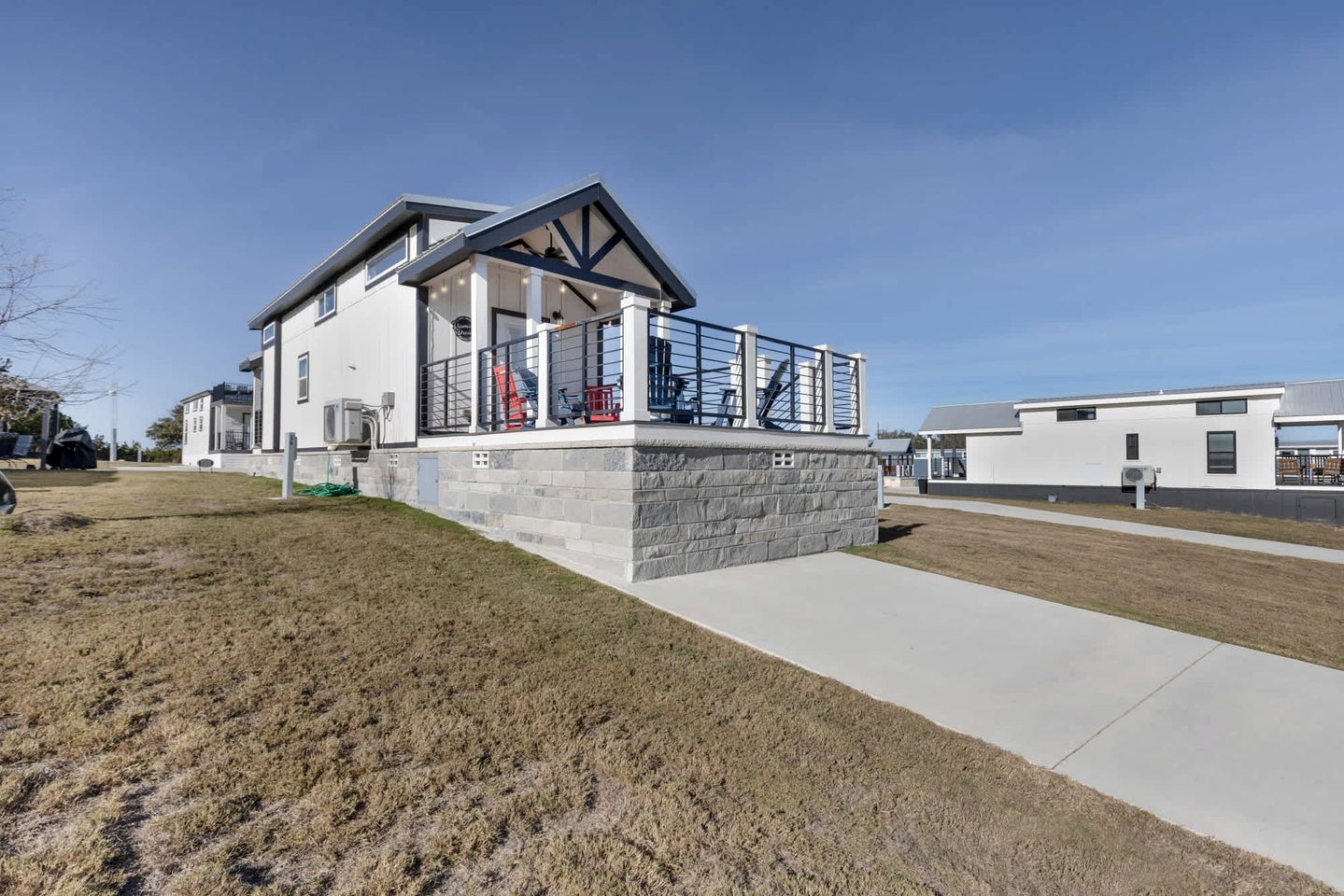 Bright Tiny Home Escape with Resort Amenities Near Fredericksburg, TX