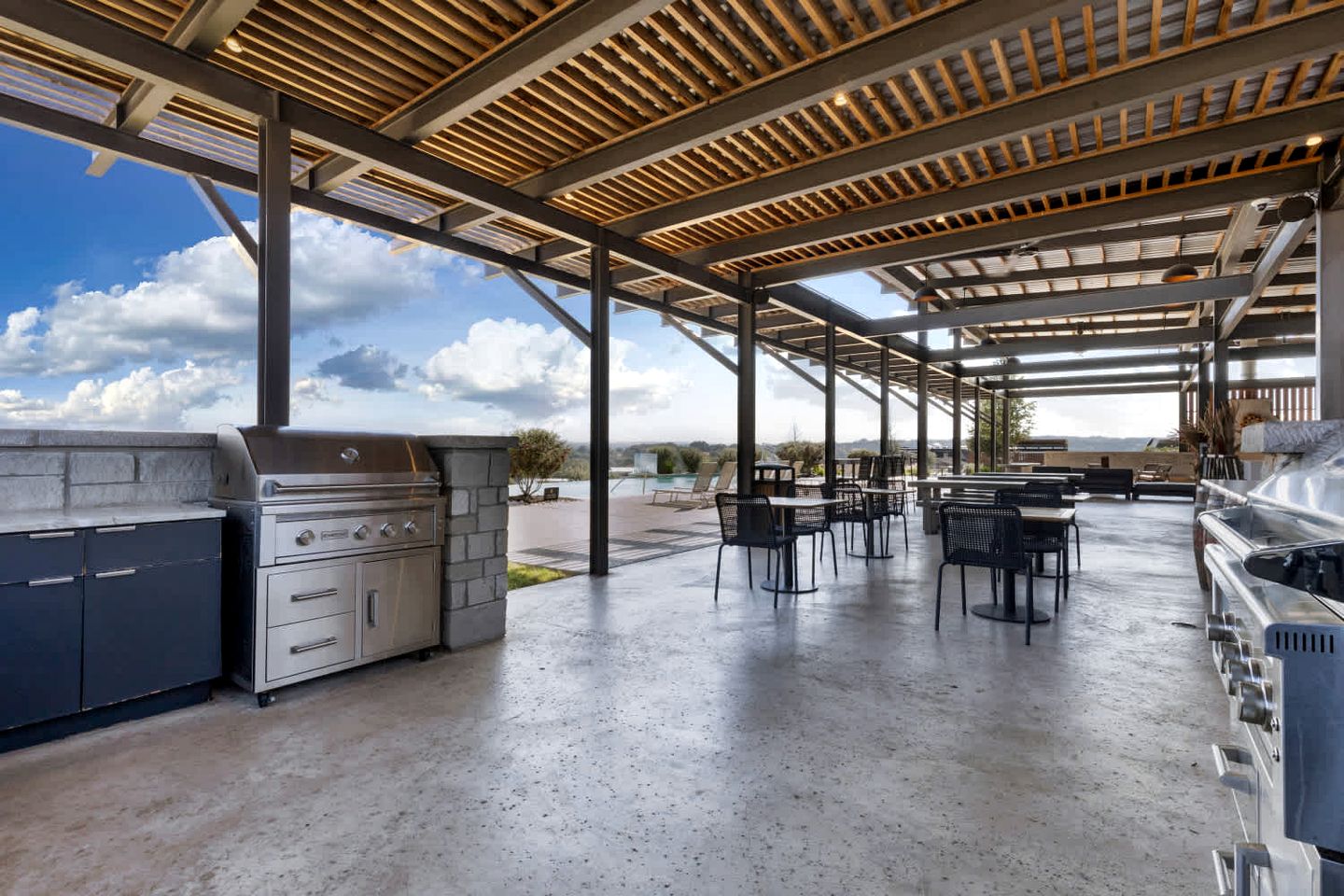 Bright Tiny Home Escape with Resort Amenities Near Fredericksburg, TX