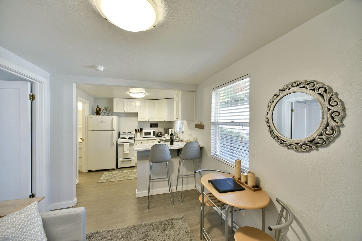 Cozy Farmhouse Cottage with Covered Deck & Scenic Views in Mount Shasta, California