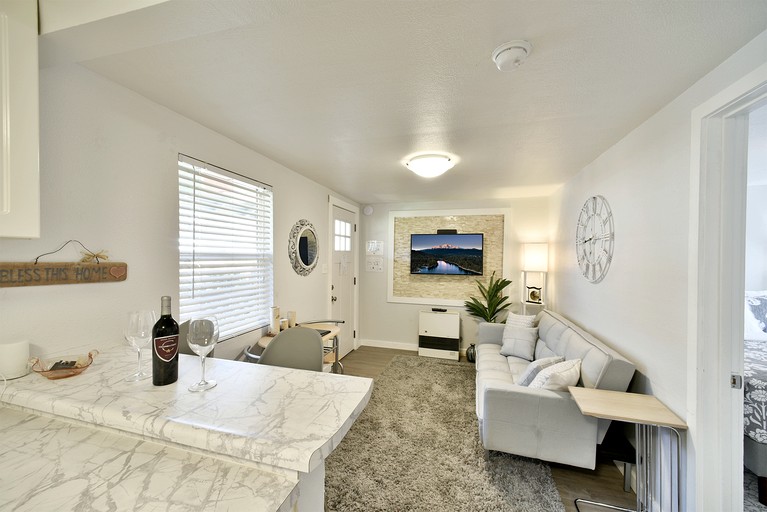 Cottages (United States of America, --, California)