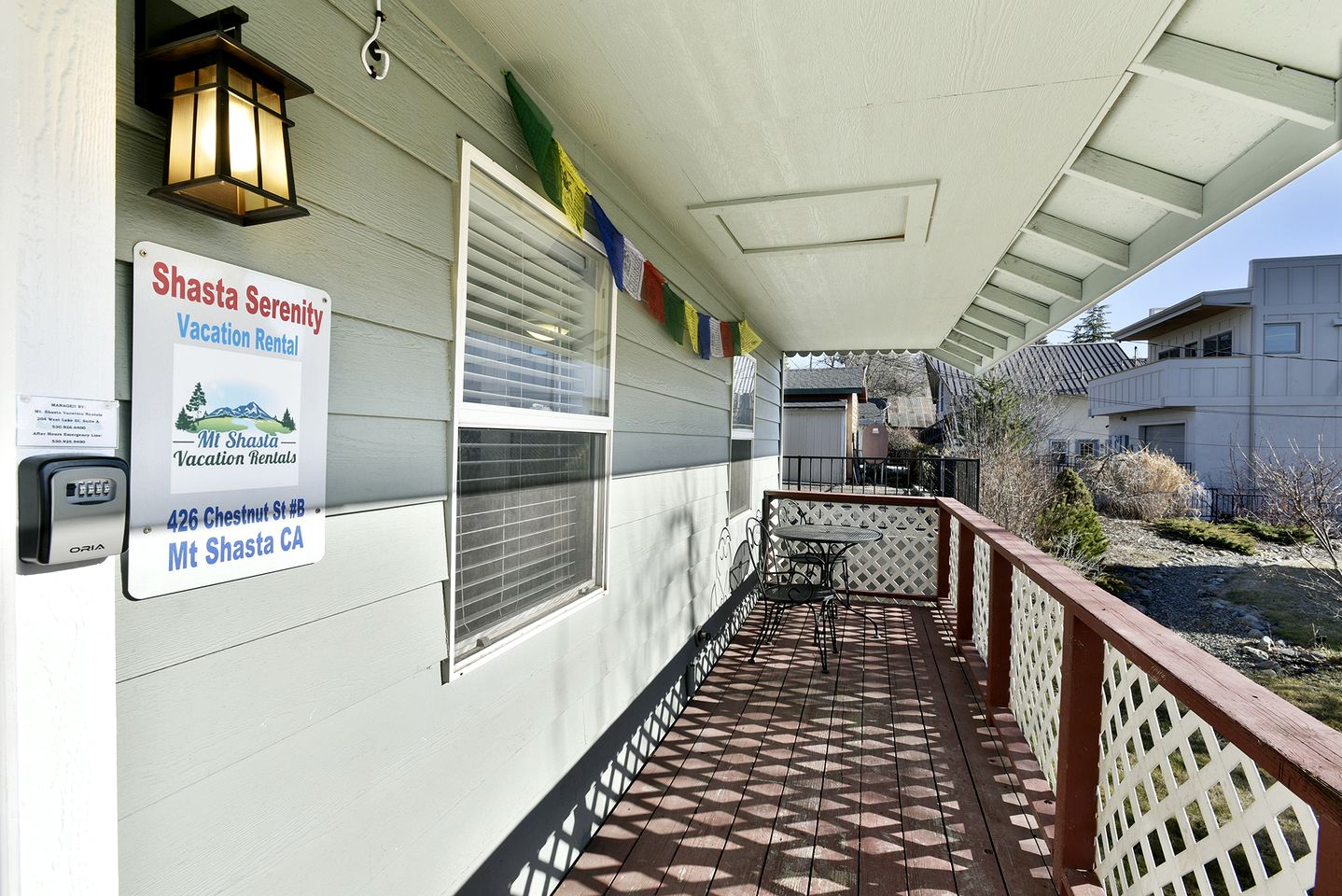 Charming Cottage Retreat with Deck and Luxury Touches in Mount Shasta, California