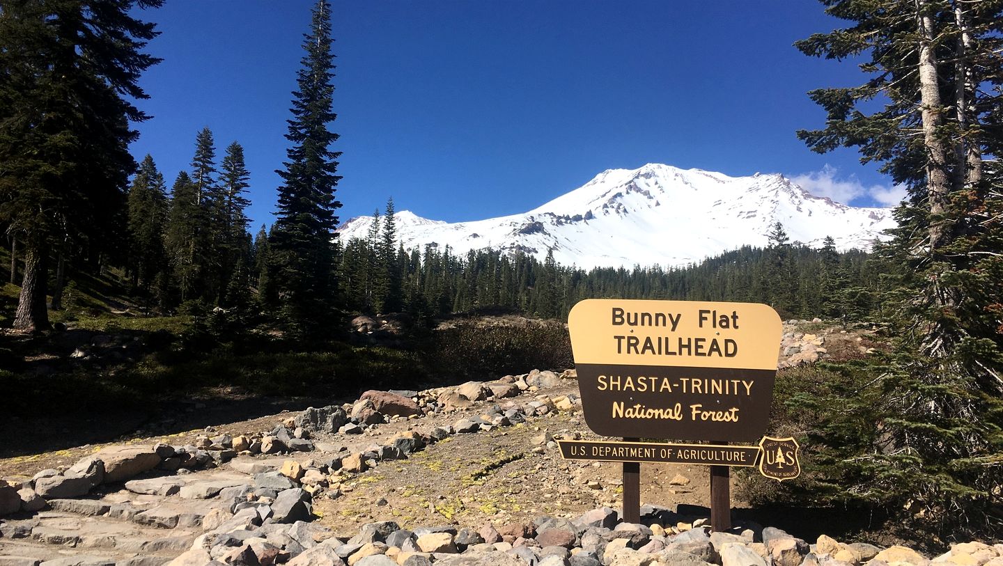 Charming Cottage Retreat with Deck and Luxury Touches in Mount Shasta, California