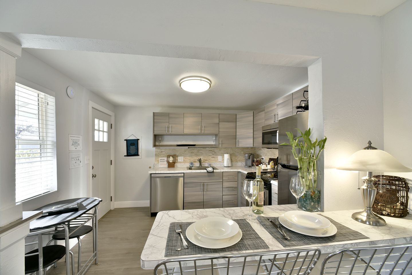 Charming Cottage Retreat with Deck and Luxury Touches in Mount Shasta, California