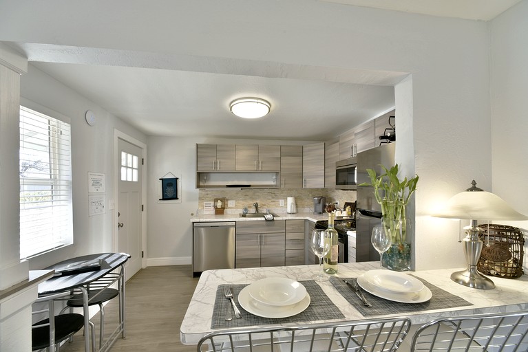 Cottages (United States of America, --, California)