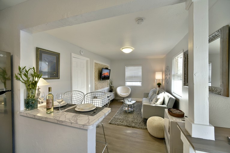 Cottages (United States of America, --, California)