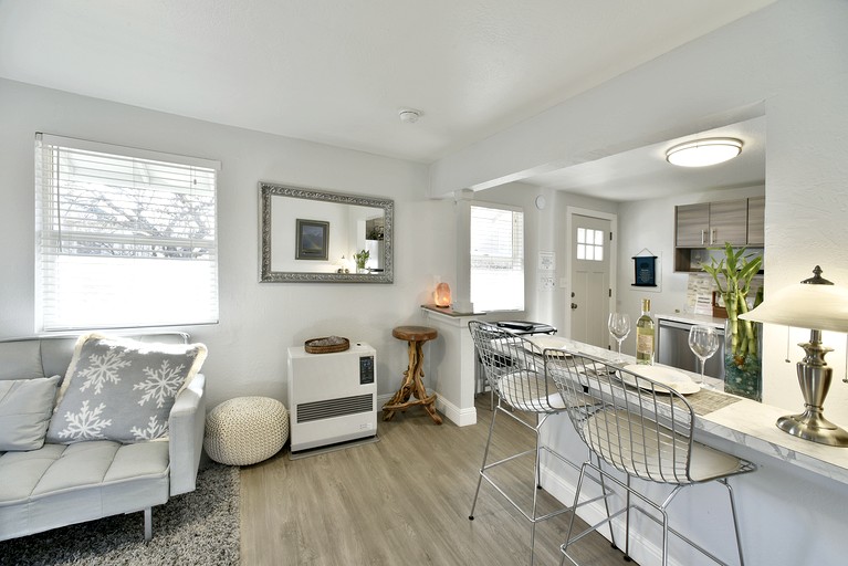 Cottages (United States of America, --, California)