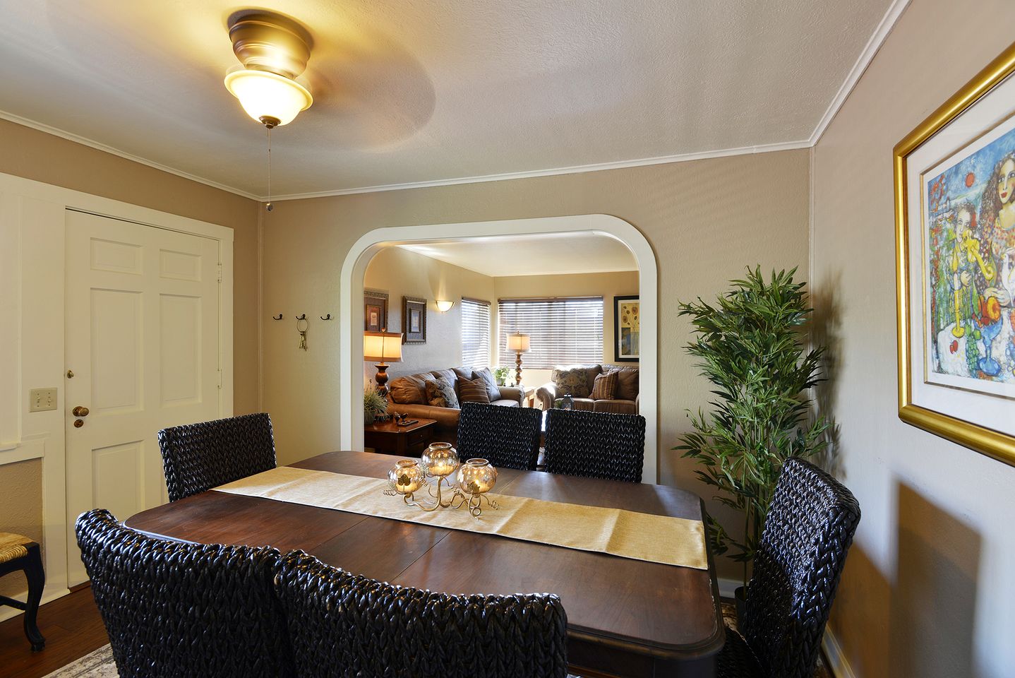 Peaceful Retreat with Stunning Views & Private Deck in Mount Shasta, California