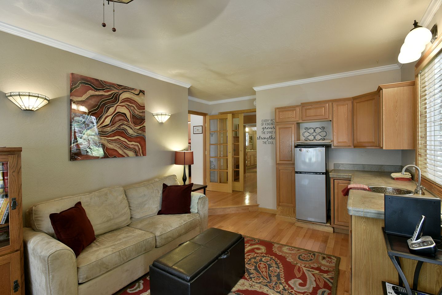 Wonderful Cabin with Hot-tub and Barbecue in Black Butte Ranch, California