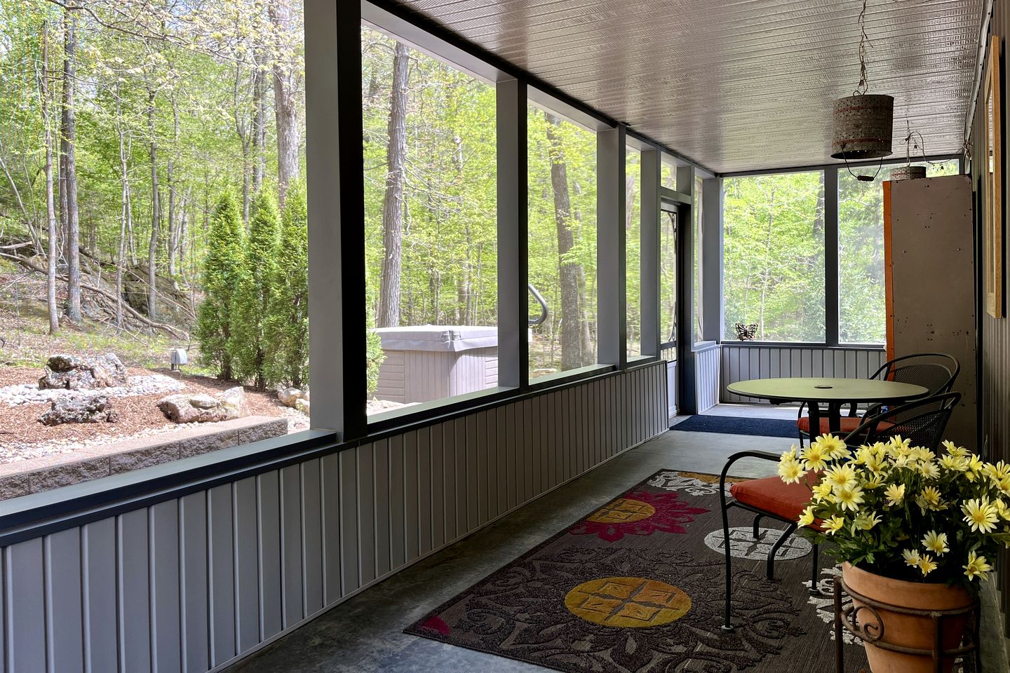 Romantic Lakefront Cabin with Private Hot Tub Near Lake of Egypt | Tunnel Hill, Illinois