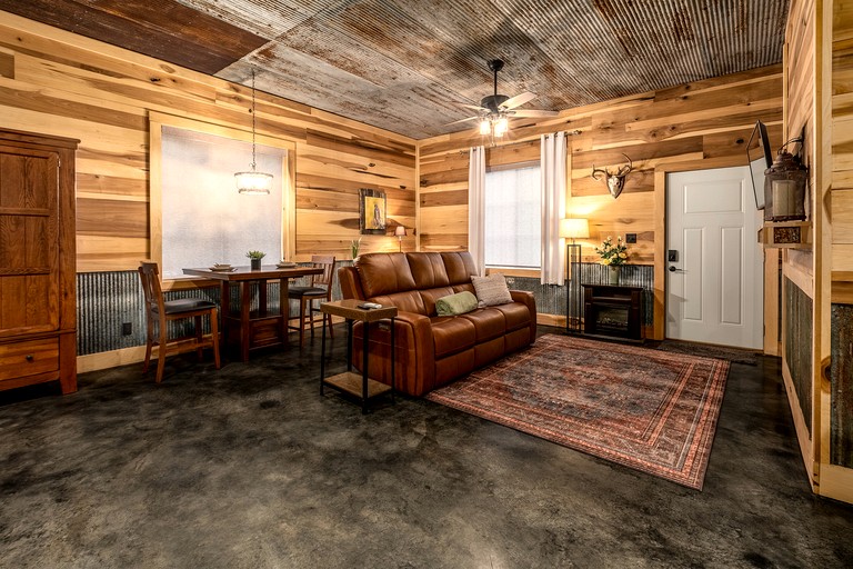 Cabins (United States of America, Tunnel Hill, Illinois)