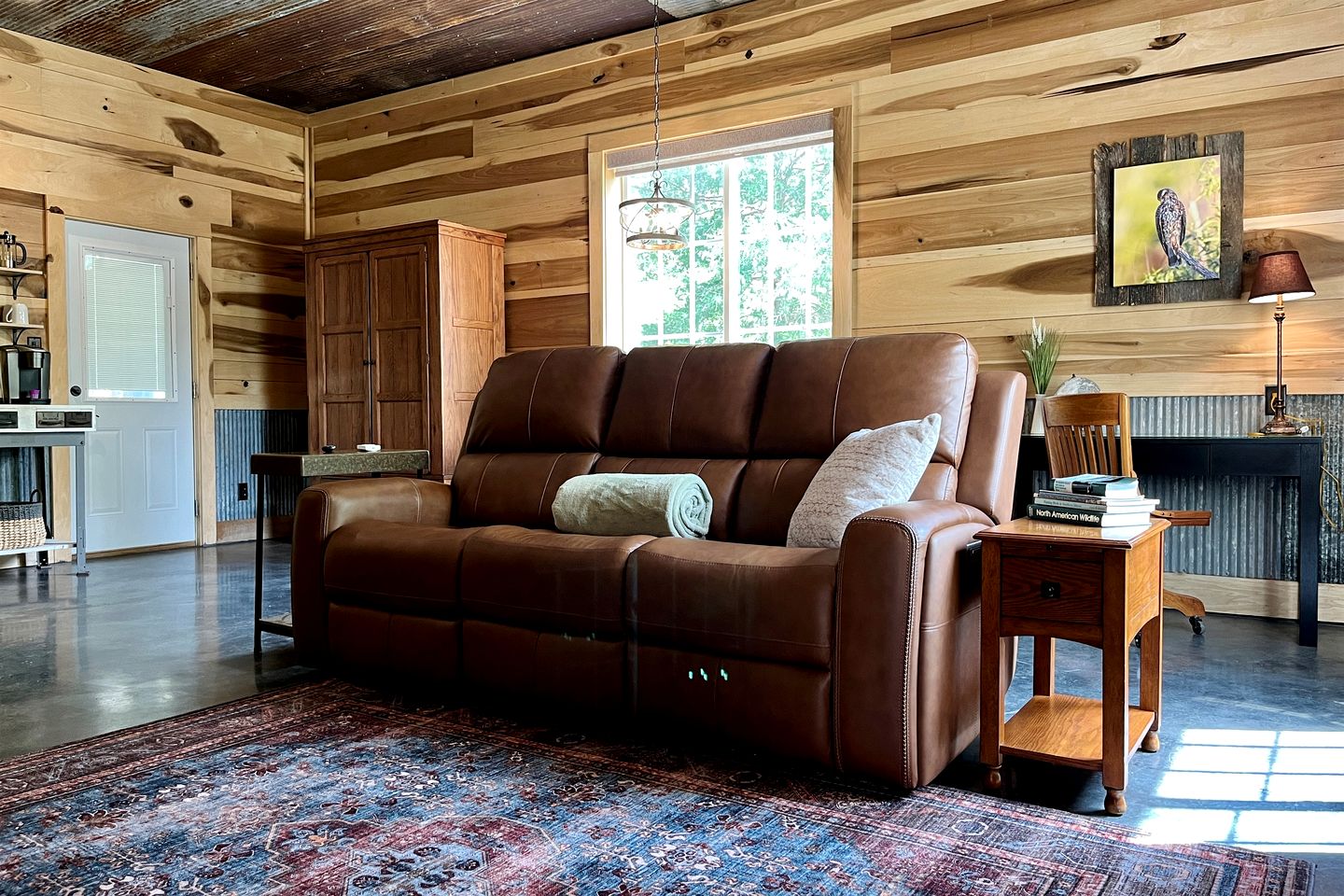 Romantic Lakefront Cabin with Private Hot Tub Near Lake of Egypt | Tunnel Hill, Illinois