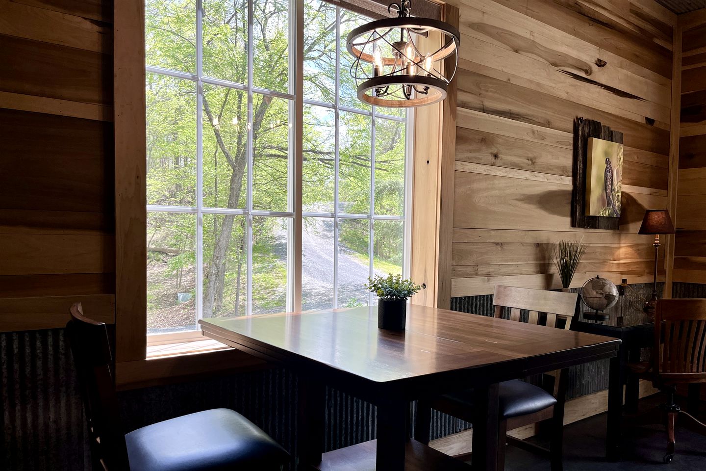 Romantic Lakefront Cabin with Private Hot Tub Near Lake of Egypt | Tunnel Hill, Illinois