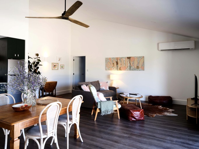 Villas (Australia, Bombira, New South Wales)